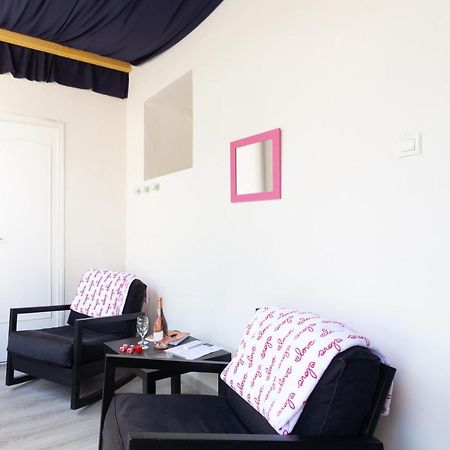 Love Room Avec Balneo Toulon Exterior photo